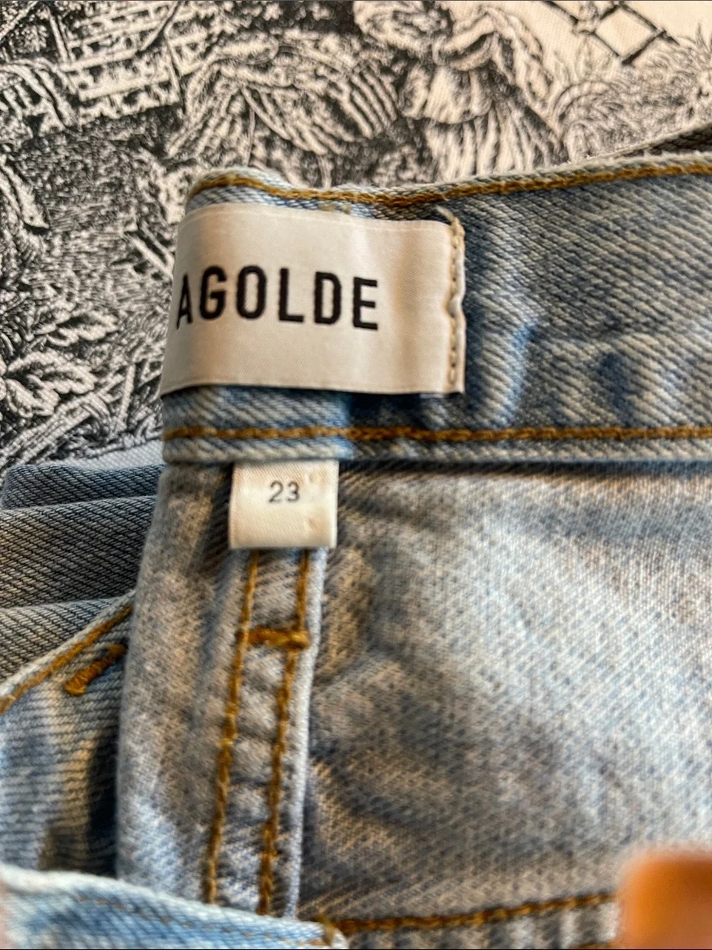 Agolde V-CUT soft jeans. - Picture 6 of 7